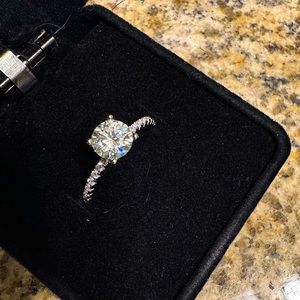 💕 1ct Solitaire Round Brilliant Engagement Ring 925S Silver Setting